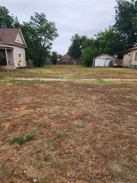 312 N Jackson St, Altus, OK 73521