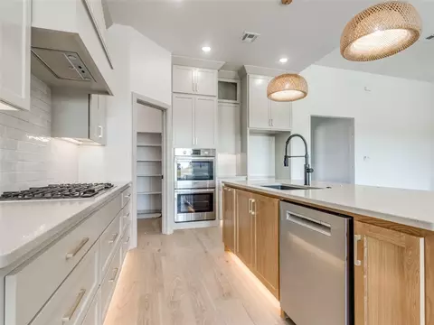Kitchen - 1113 Jaden Blvd, Tuttle, OK 73089 photo 2 of 4