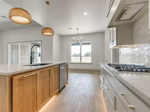 Kitchen - 1113 Jaden Blvd, Tuttle, OK 73089 photo 3 of 4
