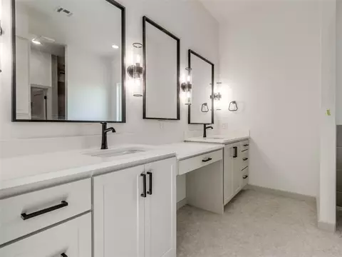 Bath - 1113 Jaden Blvd, Tuttle, OK 73089 photo 9 of 12