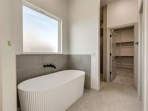 Bath - 1113 Jaden Blvd, Tuttle, OK 73089 photo 2 of 12