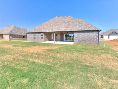 Exterior - 1113 Jaden Blvd, Tuttle, OK 73089 photo 3 of 5