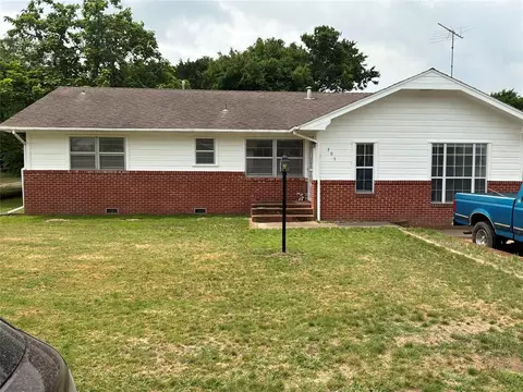 505 W Harrison St, Maud, OK 74854
