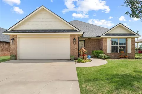 2567 Kadlan Dr, El Reno, OK 73036
