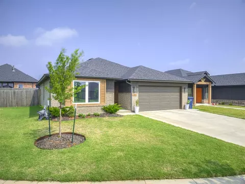 3205 Piney River Dr, Yukon, OK 73099