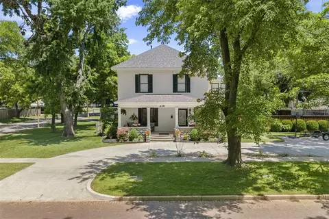 628 N Walnut St, Pauls Valley, OK 73075