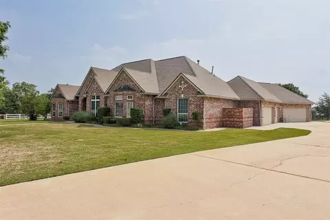 68 Stonegate Dr, Choctaw, OK 73020