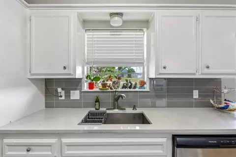 Kitchen - 830 Douglas Dr, Norman, OK 73069 photo 3 of 5