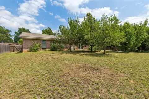 Exterior - 830 Douglas Dr, Norman, OK 73069 photo 7 of 9
