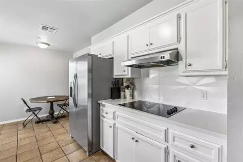 Kitchen - 830 Douglas Dr, Norman, OK 73069 photo 4 of 5