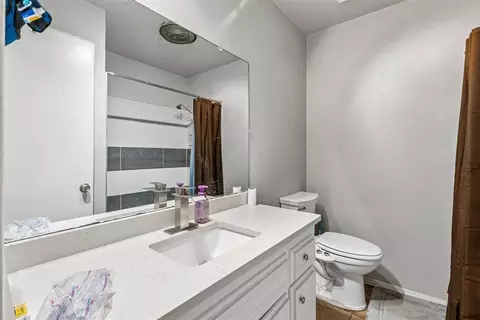 Bath - 830 Douglas Dr, Norman, OK 73069 photo 1 of 4