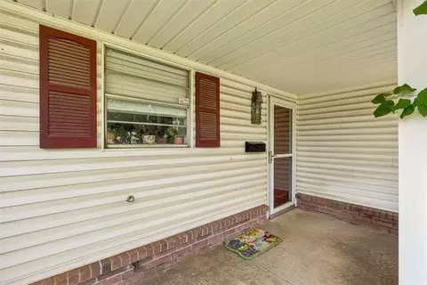 Exterior - 830 Douglas Dr, Norman, OK 73069 photo 3 of 9