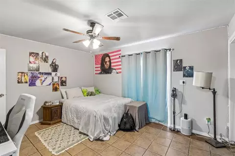Bedroom - 830 Douglas Dr, Norman, OK 73069 photo 5 of 9