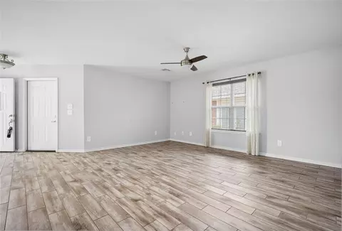 Living - 312 Golden Ter, Tuttle, OK 73089 photo 2 of 3