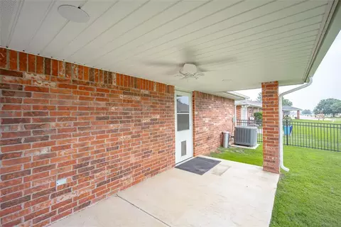 Exterior - 312 Golden Ter, Tuttle, OK 73089 photo 9 of 10