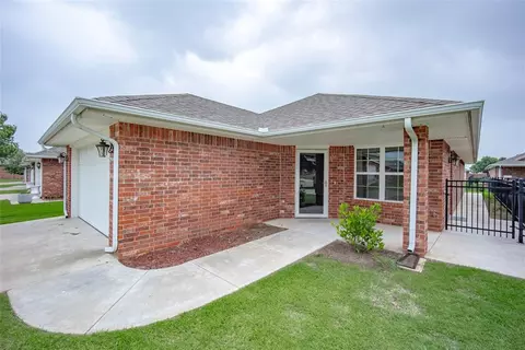 312 Golden Ter, Tuttle, OK 73089