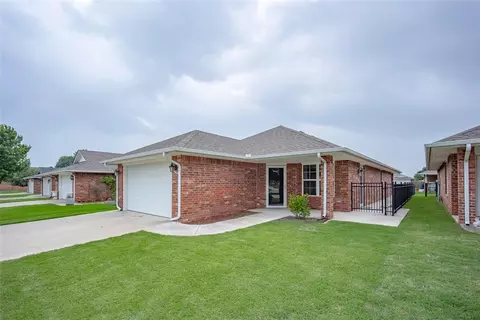 Exterior - 312 Golden Ter, Tuttle, OK 73089 photo 3 of 10