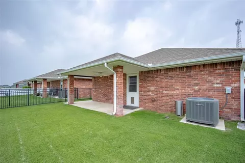 Exterior - 312 Golden Ter, Tuttle, OK 73089 photo 8 of 10