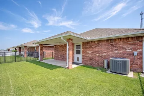 Exterior - 312 Golden Ter, Tuttle, OK 73089 photo 6 of 10