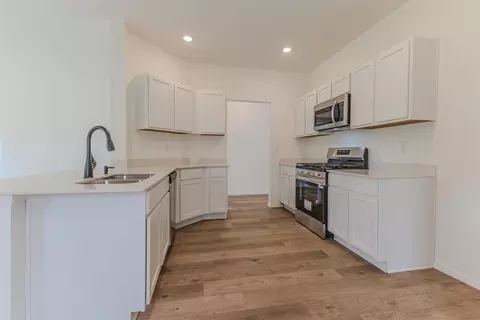 Kitchen - 401 Silas Dr, Tuttle, OK 73089 photo 1 of 1