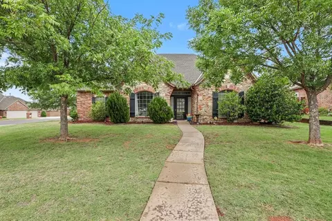 1901 Apache Trl, Edmond, OK 73003
