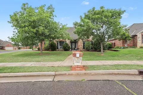 Exterior - 1901 Apache Trl, Edmond, OK 73003 photo 1 of 6