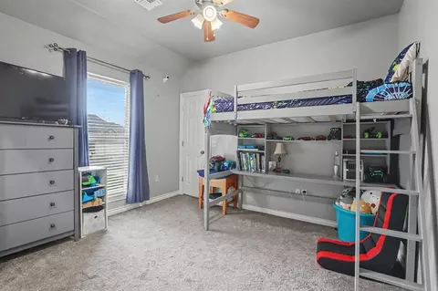 Bedroom - 1901 Apache Trl, Edmond, OK 73003 photo 5 of 6