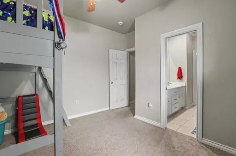 Bedroom - 1901 Apache Trl, Edmond, OK 73003 photo 6 of 6