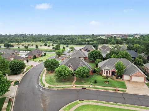 View/Area - 1901 Apache Trl, Edmond, OK 73003 photo 1 of 4