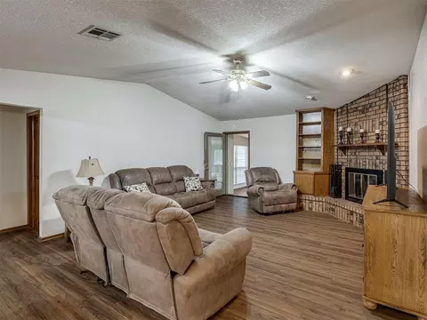2102 Oak Forest Dr, Norman, OK 73071 photo 6