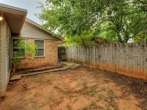 2102 Oak Forest Dr, Norman, OK 73071 photo 35