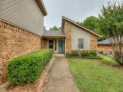 2102 Oak Forest Dr, Norman, OK 73071 photo 2