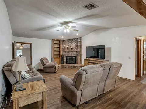2102 Oak Forest Dr, Norman, OK 73071 photo 7