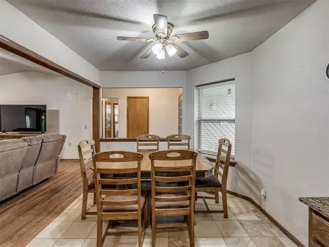 2102 Oak Forest Dr, Norman, OK 73071 photo 10