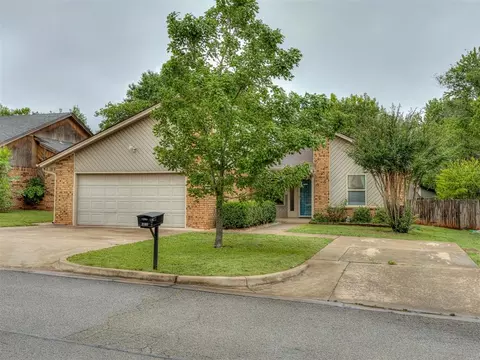 2102 Oak Forest Dr, Norman, OK 73071