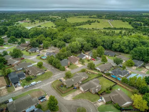 2102 Oak Forest Dr, Norman, OK 73071 photo 40