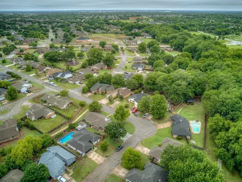 2102 Oak Forest Dr, Norman, OK 73071 photo 42