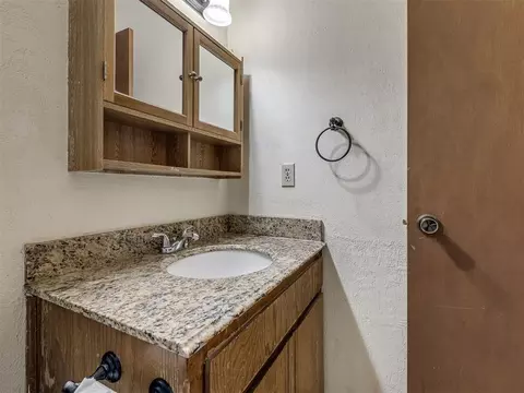 2102 Oak Forest Dr, Norman, OK 73071 photo 27