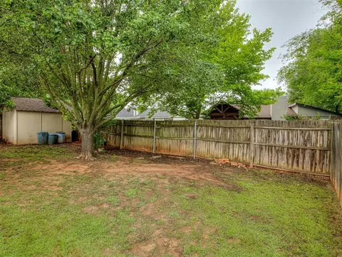 2102 Oak Forest Dr, Norman, OK 73071 photo 32