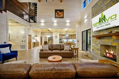 Living - 295 Boulder Crk, Broken Bow, OK 74728 photo 3 of 3