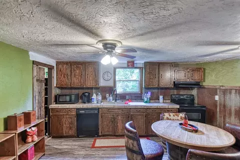 Kitchen - 21630 E Second St, Hinton, OK 73047 photo 2 of 6