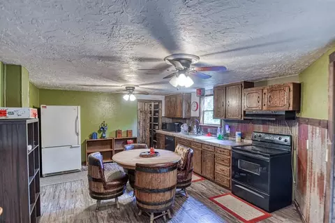 Kitchen - 21630 E Second St, Hinton, OK 73047 photo 1 of 6