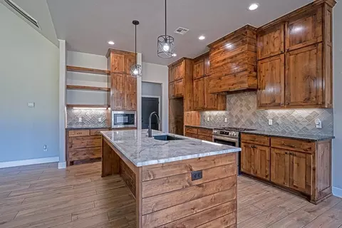 Kitchen - 503 Cantebury Dr, Tuttle, OK 73089 photo 2 of 5