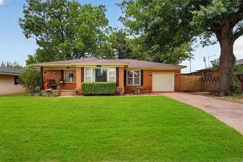 1014 W E Ave, Elk City, OK 73644