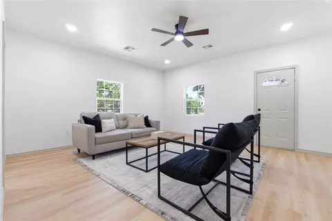 Living - 201 W Holly St, Tuttle, OK 73089 photo 2 of 3