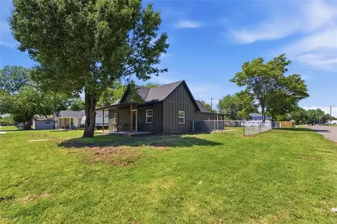 201 W Holly St, Tuttle, OK 73089