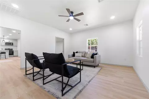 Living - 201 W Holly St, Tuttle, OK 73089 photo 1 of 3