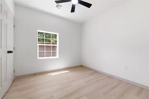 Bedroom - 201 W Holly St, Tuttle, OK 73089 photo 3 of 3