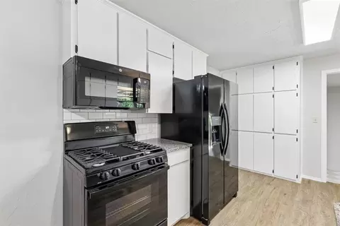 Kitchen - 318 S Walnut St, Apache, OK 73006 photo 3 of 4