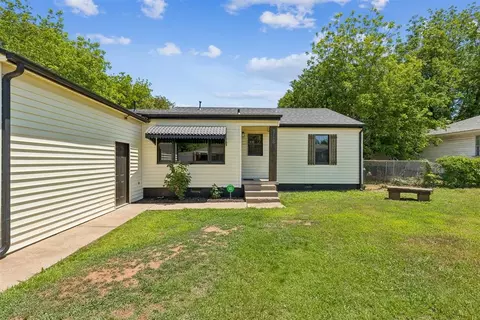 Exterior - 318 S Walnut St, Apache, OK 73006 photo 3 of 10